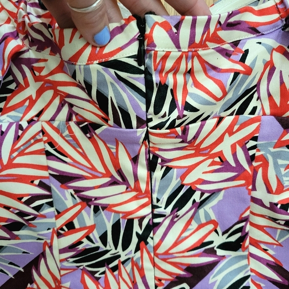 NWOT GUESS Clara Strapless Ruffle Sleeve Mini Dress Red Purple - Picture 11 of 16